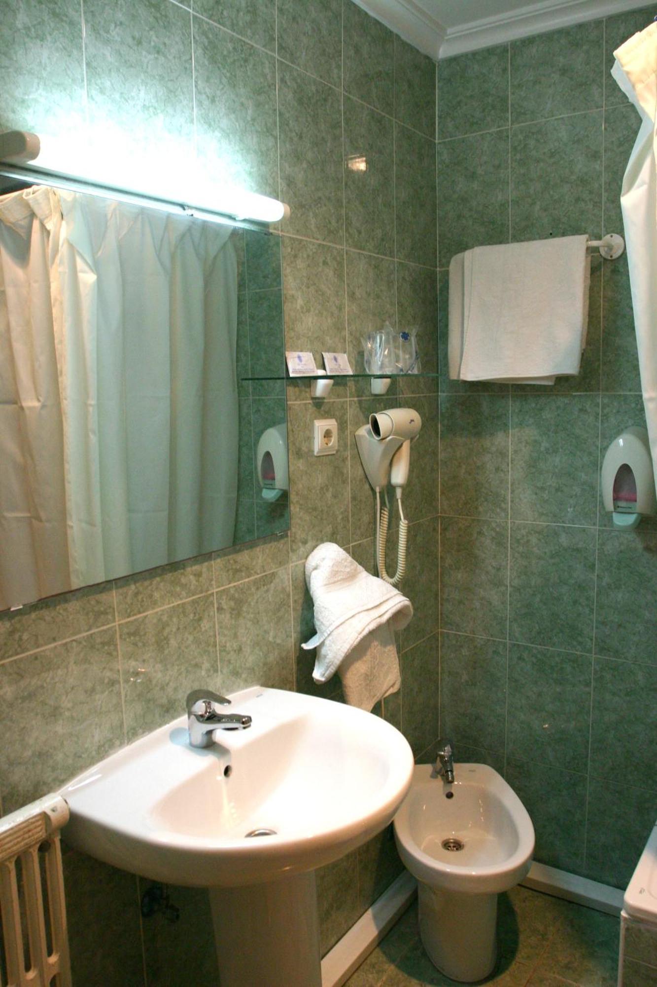 Camera Tripla (2 Adulti + 1 Bambino)